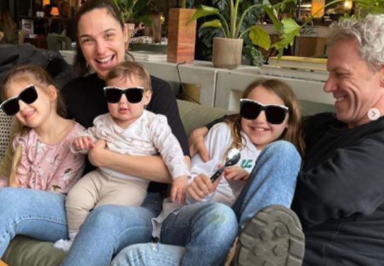 Daniella Varsano with her siblings and parents Gal Gadot and Jaron Varsano.